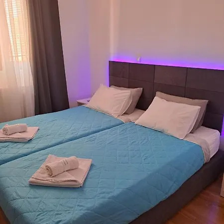 Centar Margarita Luxury Aprtment דירה *