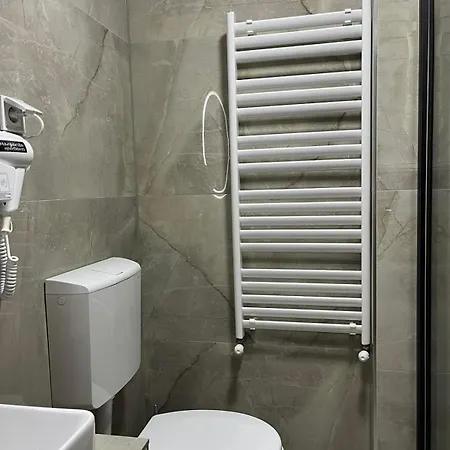 Centar Margarita Luxury Aprtment דירה *